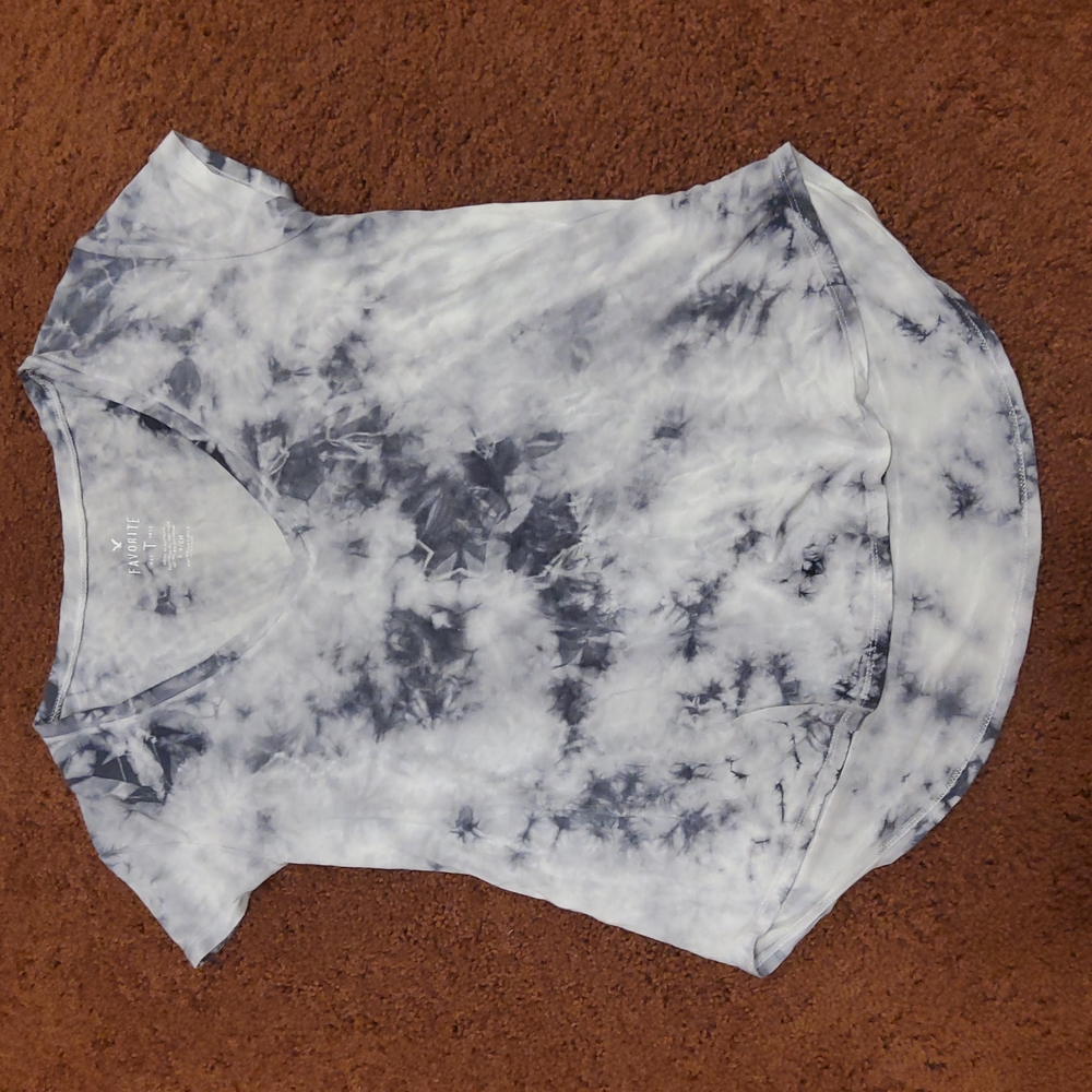 Gray and White Tie Dye Tee